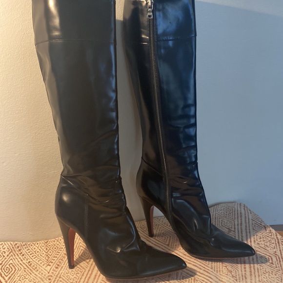 Prada boots worn before. Just the boots. no box. good condition. - Picture 3 of 5